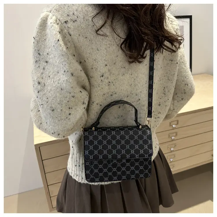 Retro GG Handbag Casual 2024 — feature 16