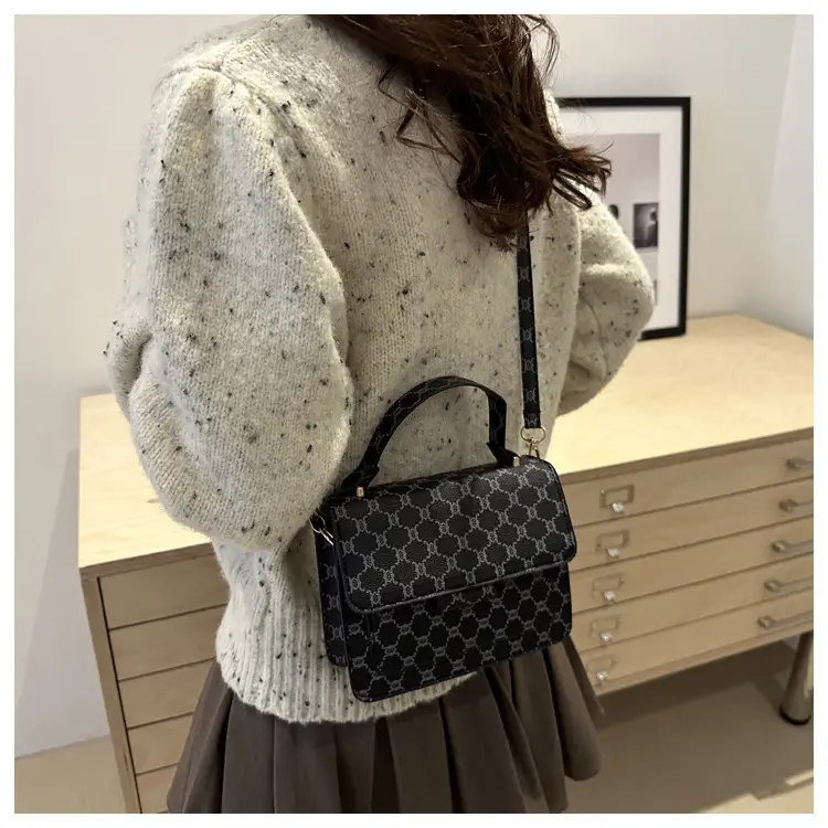 Retro GG Handbag Casual 2024 — feature 17