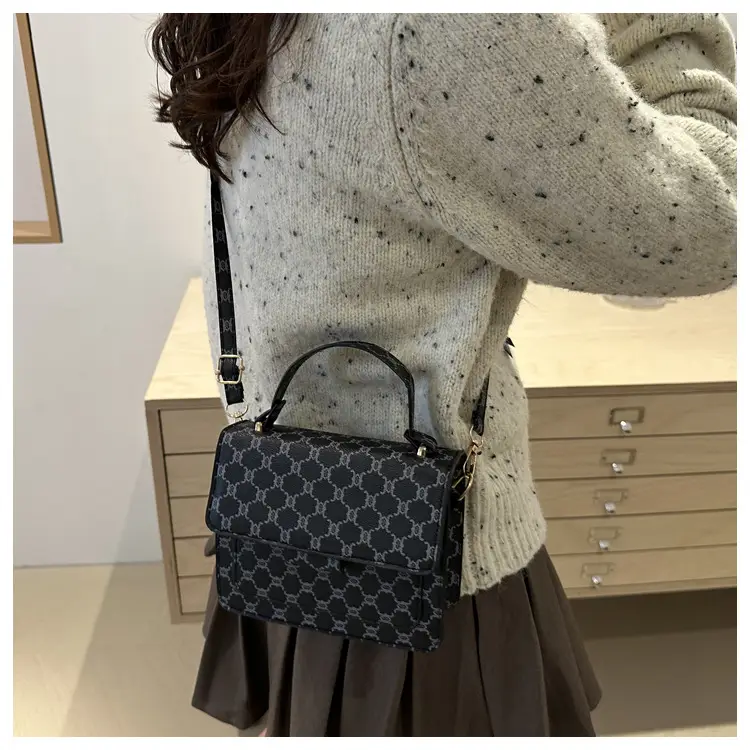 Retro GG Handbag Casual 2024 — feature 18