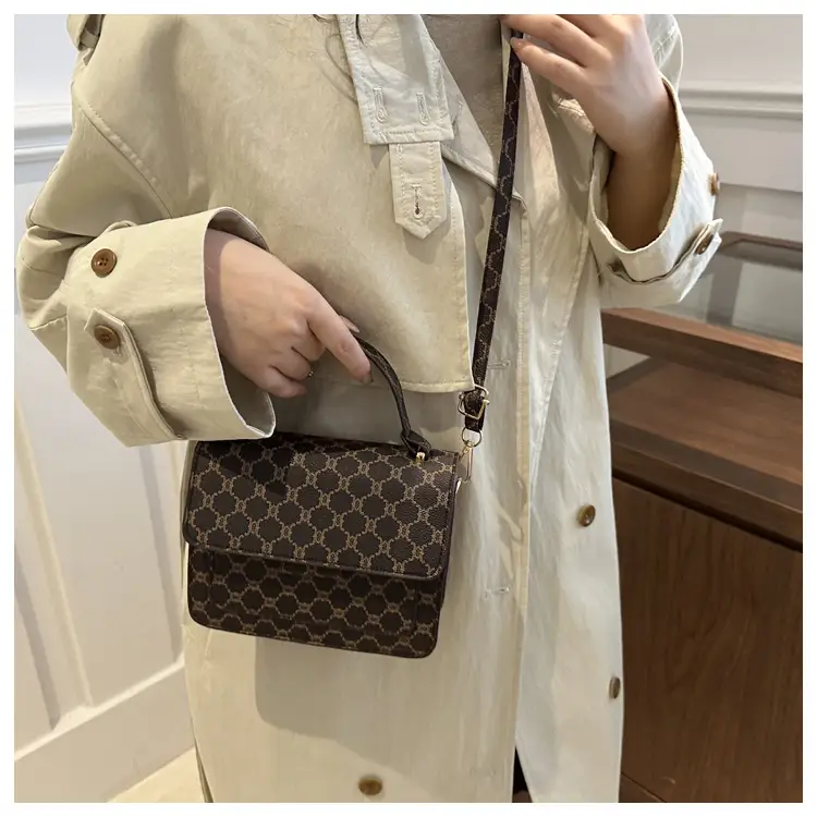 Retro GG Handbag Casual 2024 — feature 9
