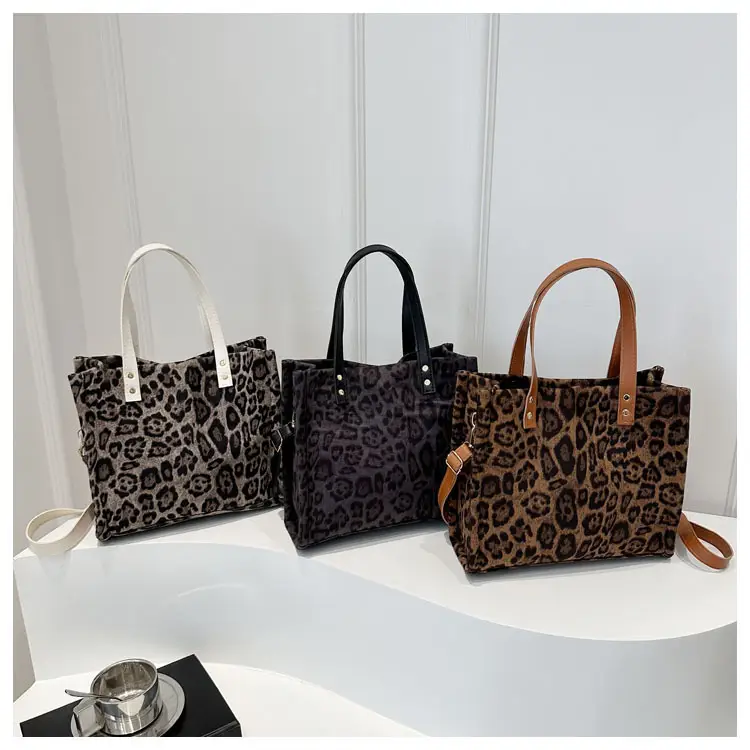 Leopard Print Large Capacity Shoulder Crossbody Bag - Image 4