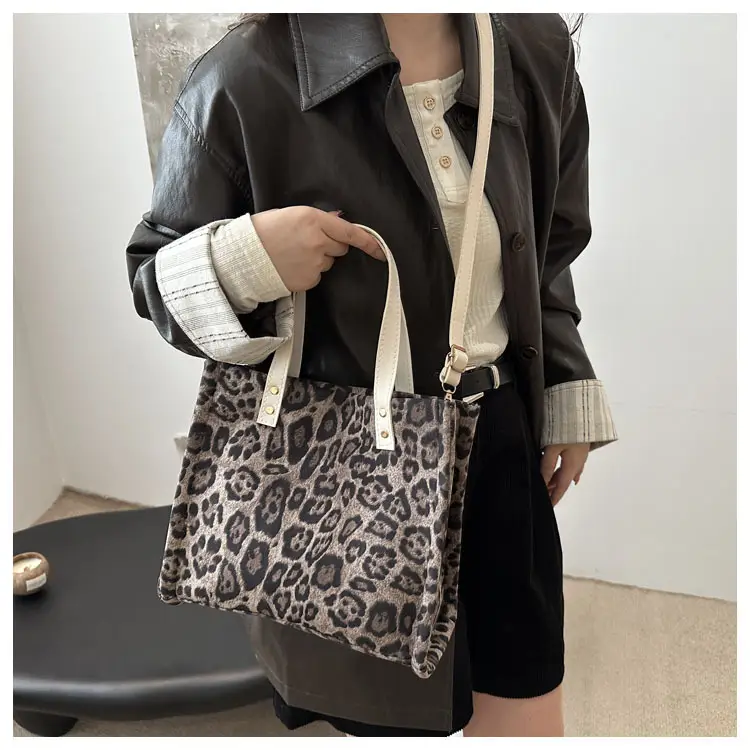 Leopard Print Large Capacity Shoulder Crossbody Bag — feature 13
