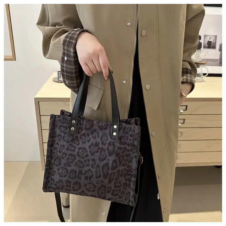 Leopard Print Large Capacity Shoulder Crossbody Bag — feature 19