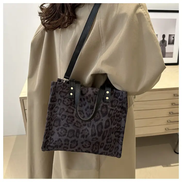 Leopard Print Large Capacity Shoulder Crossbody Bag — feature 20