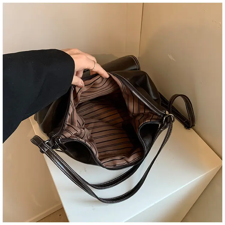 Women's Vintage Brown Leather Tote Bag 2024 — feature 4