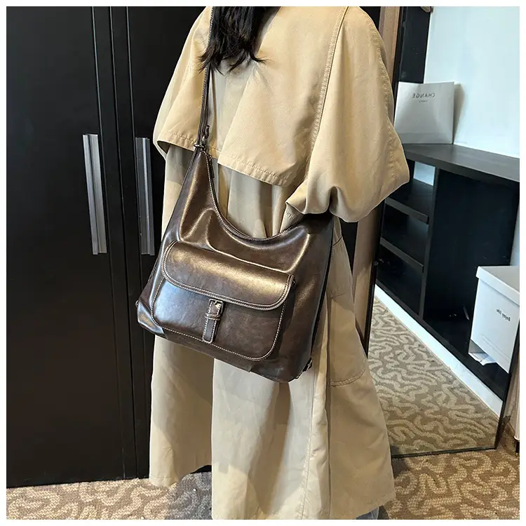 Women's Vintage Brown Leather Tote Bag 2024 — feature 9