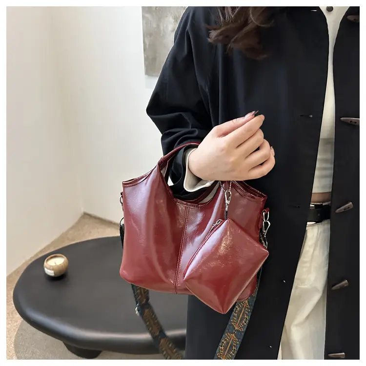 New Women's Brown Large Capacity Tote Bag 2024 — feature 13