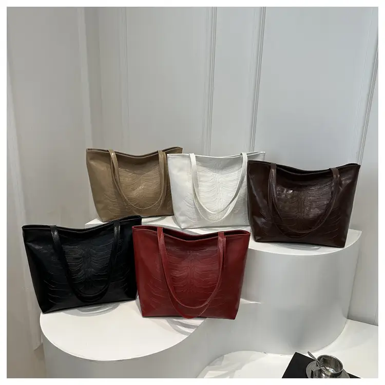 Women's Retro Croc Leather Shoulder Bag Red 2024 - Image 6
