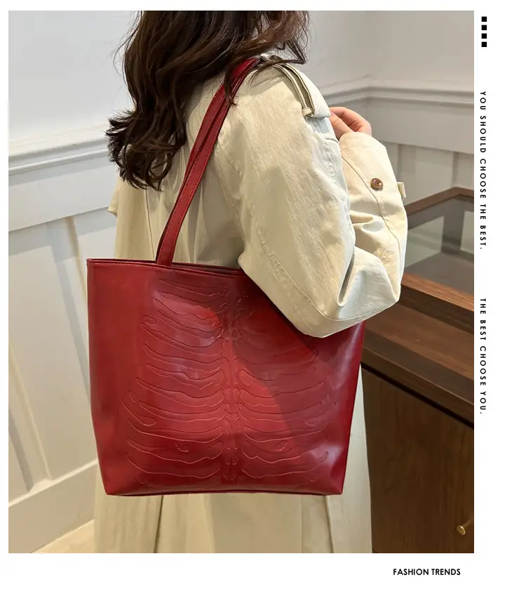 Women's Retro Croc Leather Shoulder Bag Red 2024 — feature 2