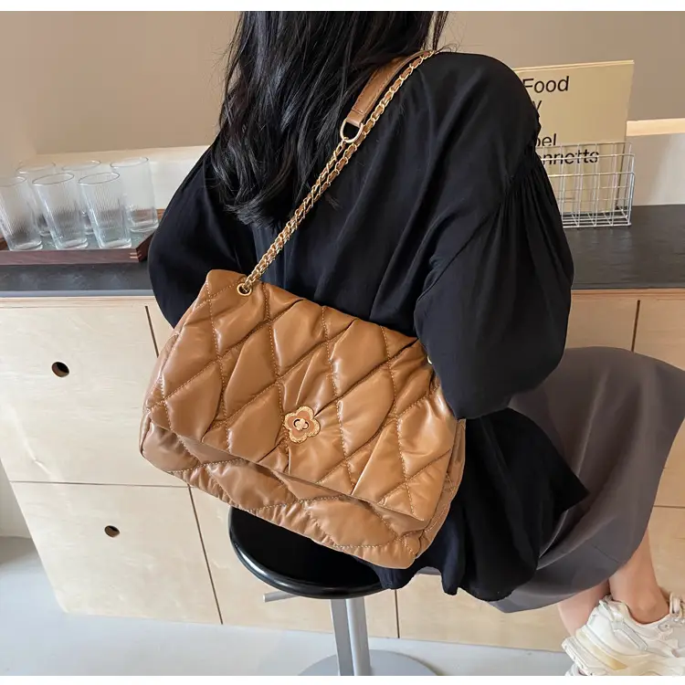 Pink Rhombic Chain Shoulder Bag for Women — feature 37