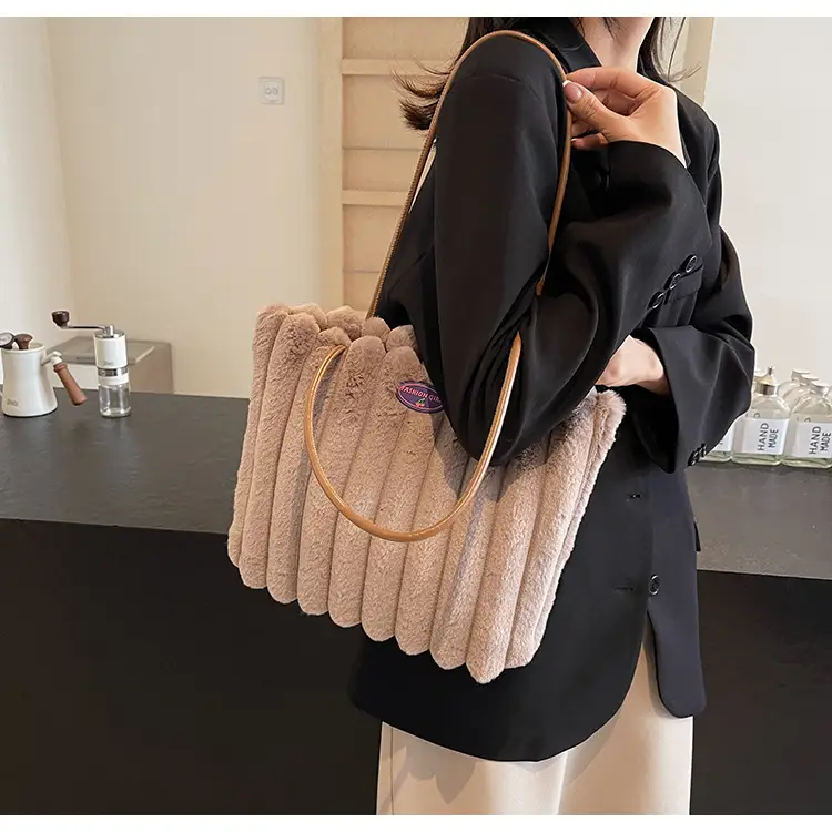 2024 New Style Plush Striped Women's Tote Bag — feature 13