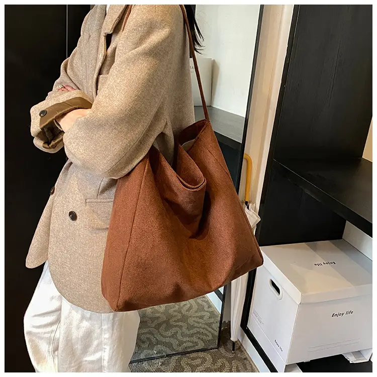 2024 New Arrival Black Suede Underarm Bag with Wide Strap — feature 7