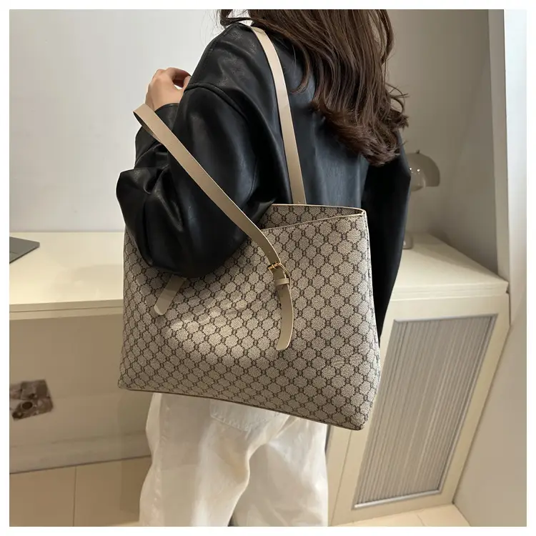 Large Capacity Women's Brown Monogram Tote Bag — feature 13