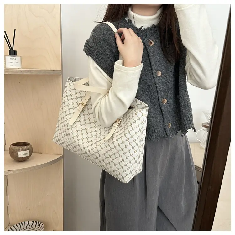 Large Capacity Women's Brown Monogram Tote Bag — feature 18
