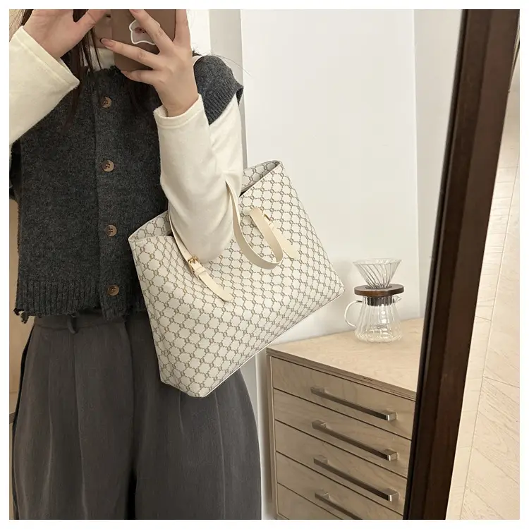 Large Capacity Women's Brown Monogram Tote Bag — feature 19