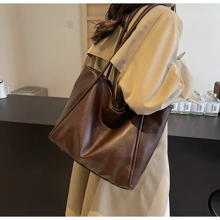 Brown Leather Tote Bag for Women Large Capacity Shoulder Bag — feature 15