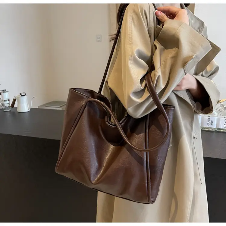 Brown Leather Tote Bag for Women Large Capacity Shoulder Bag — feature 17