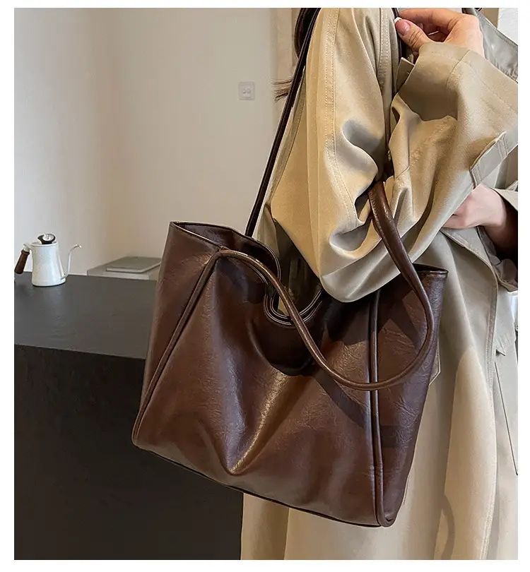 Brown Leather Tote Bag for Women Large Capacity Shoulder Bag — feature 2