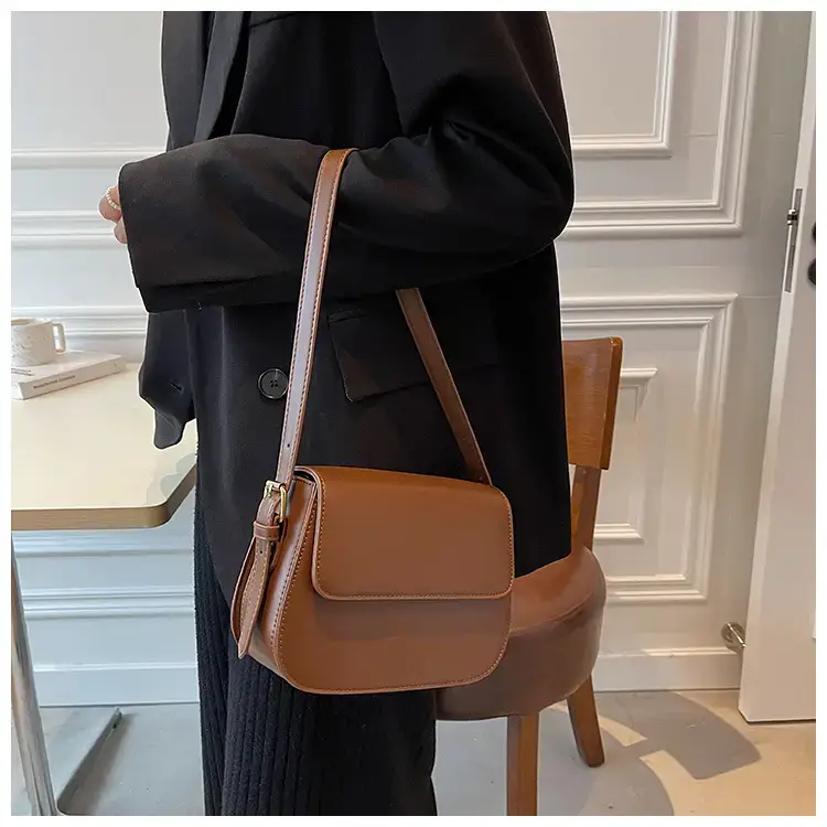 White Retro Crossbody Bag Women 2024 New Trendy Hong Kong Style — feature 11