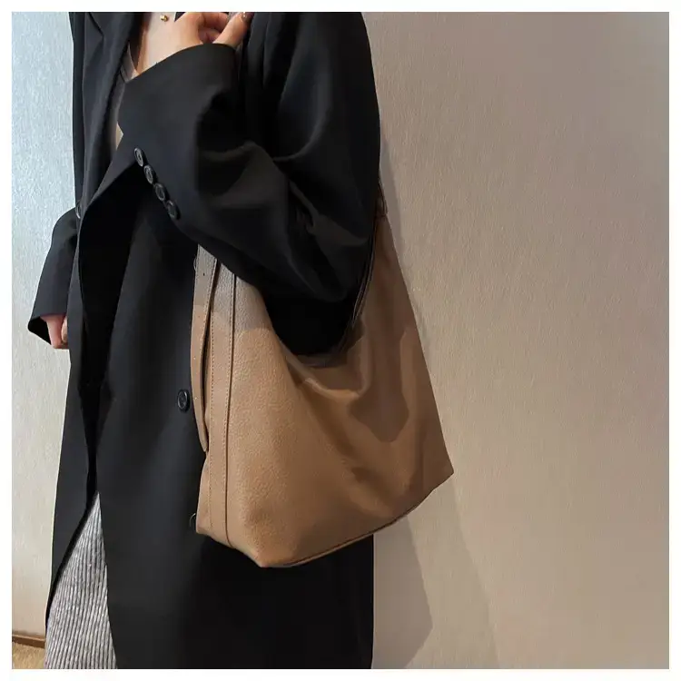 Women's Large Capacity Black Shoulder Bag 2024 — feature 10