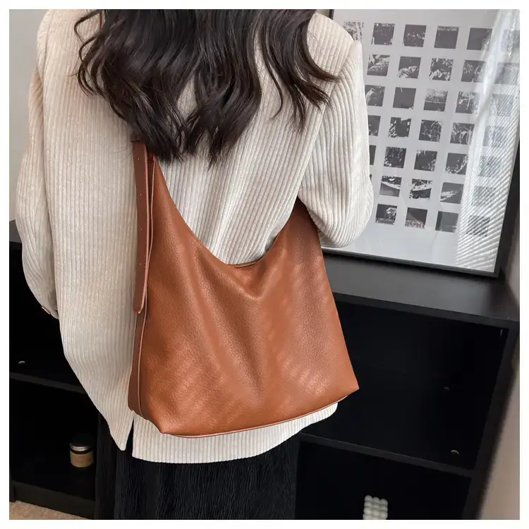 Women's Large Capacity Black Shoulder Bag 2024 — feature 16