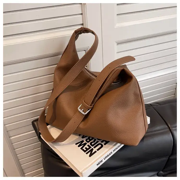 Women's Large Capacity Black Shoulder Bag 2024 — feature 32