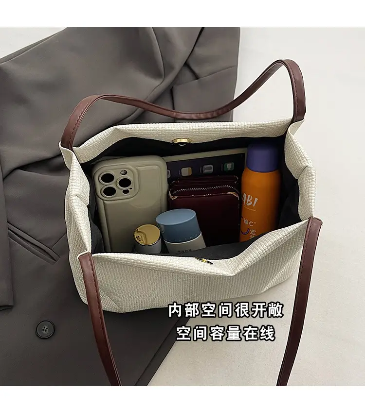 Women's Large Capacity Shoulder Bag with Bear Charm — feature 8