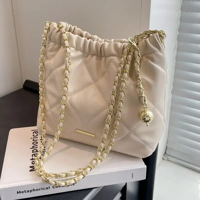 Women's Cream Quilted Chain Shoulder Bag 2023 - Image 7