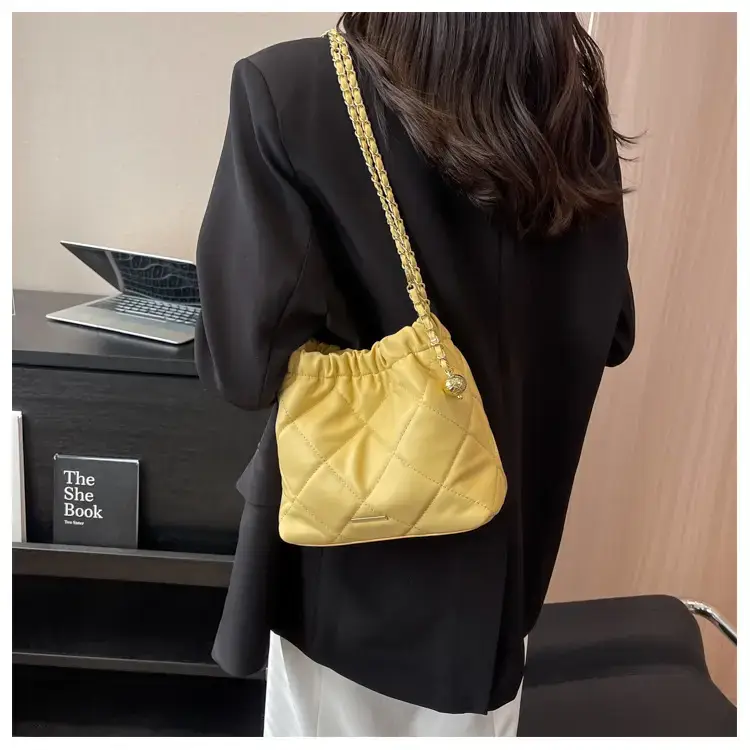 Women's Cream Quilted Chain Shoulder Bag 2023 — feature 13