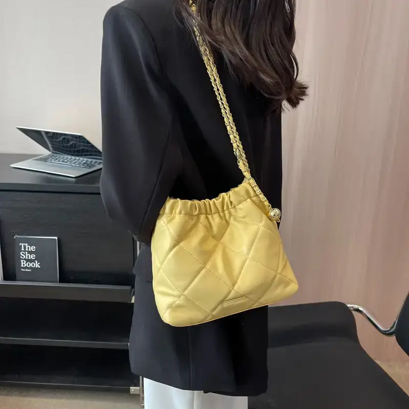 Women's Cream Quilted Chain Shoulder Bag 2023 - Image 2