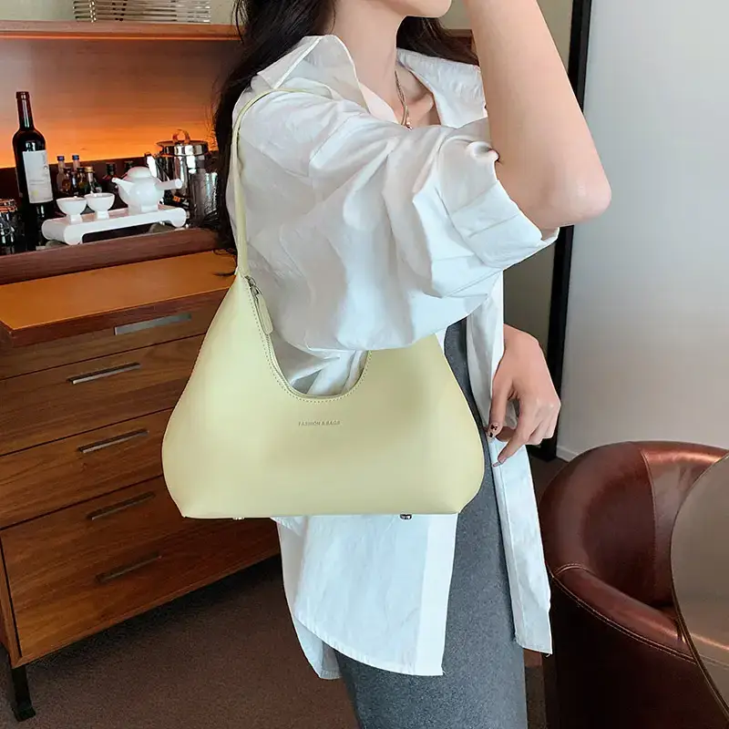 2023 New Women's Black One-Shoulder Handbag