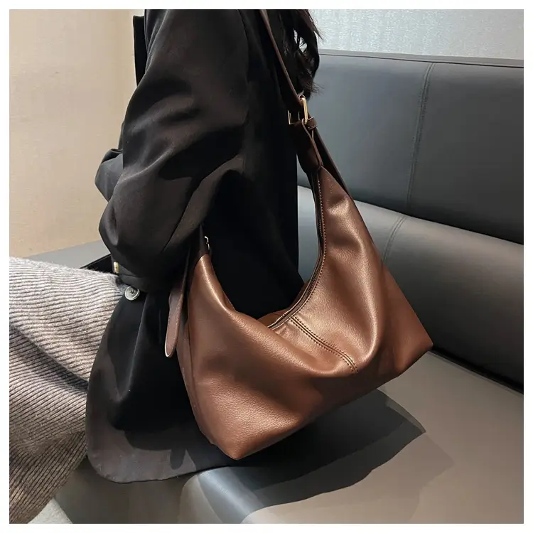 Black Leather Shoulder Messenger Bag for Women 2024 — feature 10