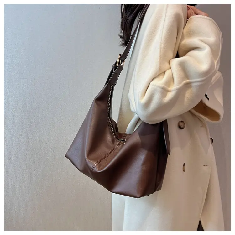Black Leather Shoulder Messenger Bag for Women 2024 — feature 13