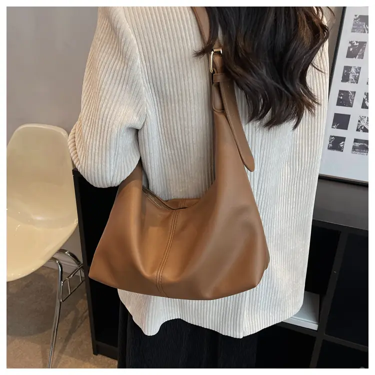 Black Leather Shoulder Messenger Bag for Women 2024 — feature 20
