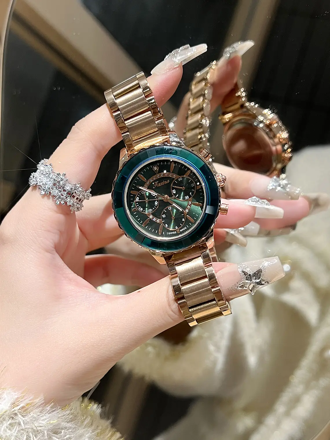 Luxury Refraction Mirror Watch for Women with Gold Plated Band — feature 1
