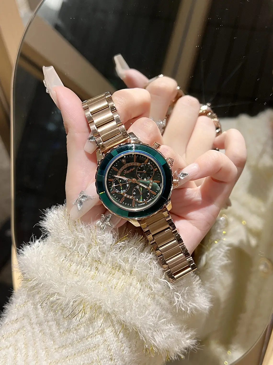 Luxury Refraction Mirror Watch for Women with Gold Plated Band — feature 3