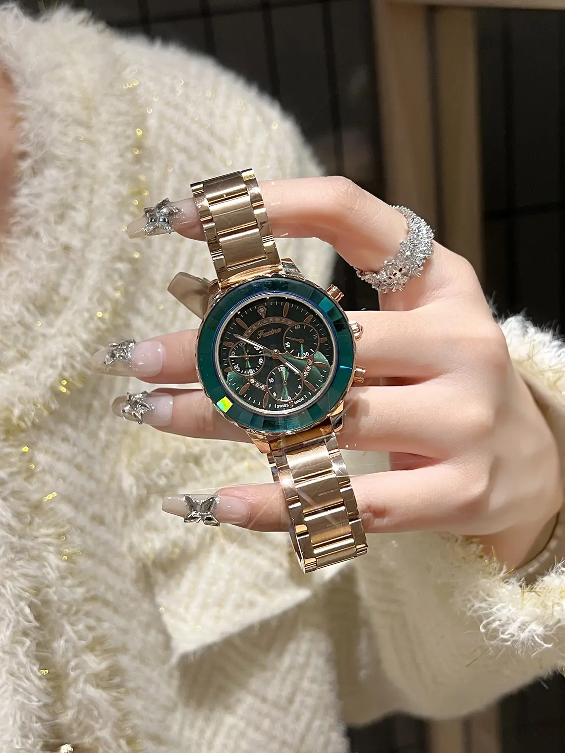 Luxury Refraction Mirror Watch for Women with Gold Plated Band — feature 4