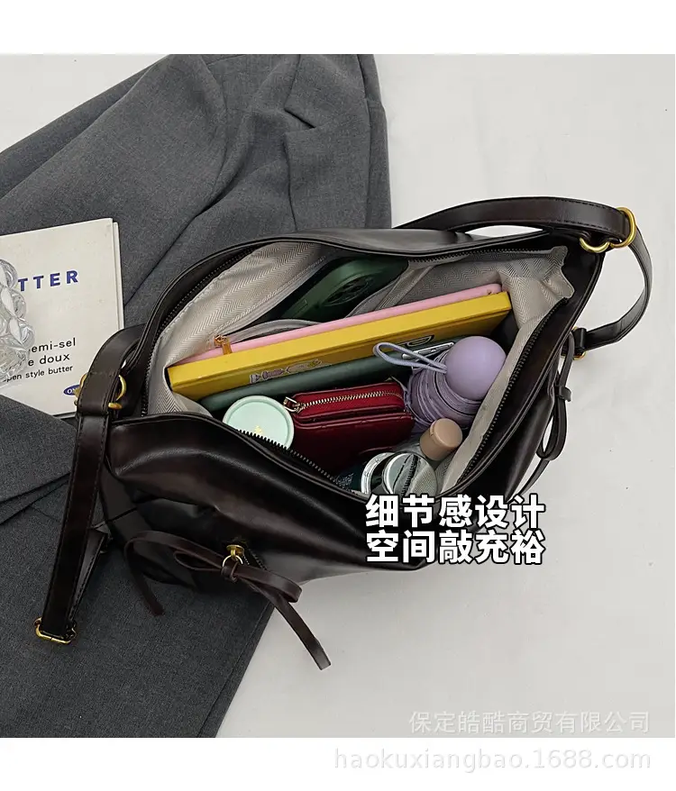 Cross-Border Retro Women's Shoulder Bag Black 2024 — feature 7