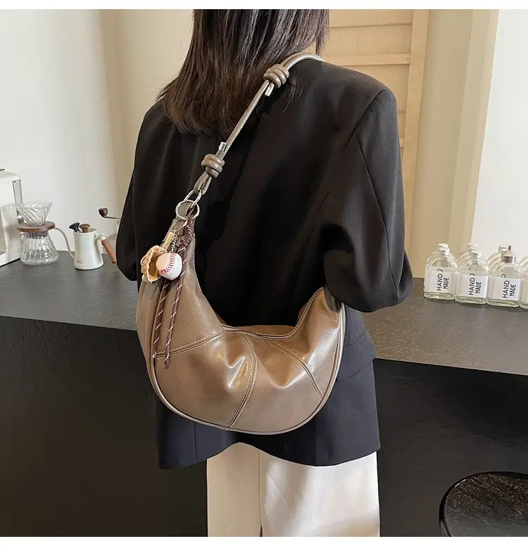 Brown Leather Retro Commuter Bag for Women — feature 28