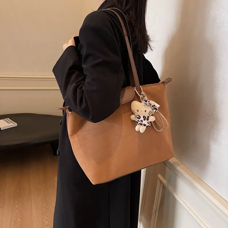 Women's 2025 Casual Shoulder Bag with Flower Charm - Image 9