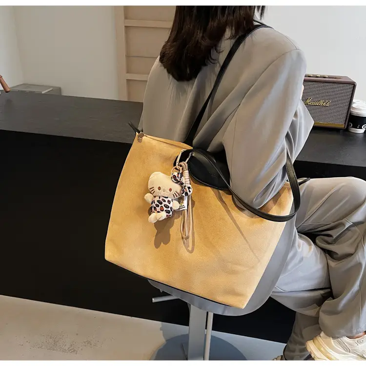 Women's 2025 Casual Shoulder Bag with Flower Charm — feature 16