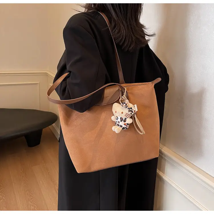 Women's 2025 Casual Shoulder Bag with Flower Charm — feature 27