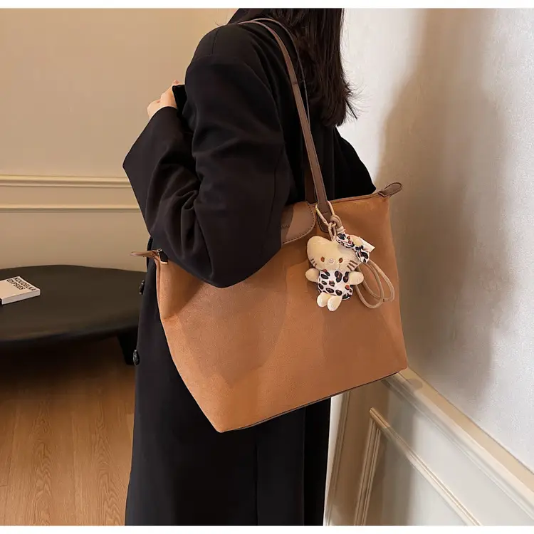 Women's 2025 Casual Shoulder Bag with Flower Charm — feature 28