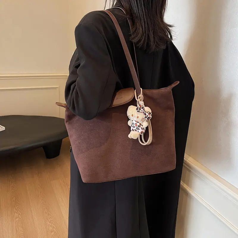 Women's 2025 Casual Shoulder Bag with Flower Charm - Image 3