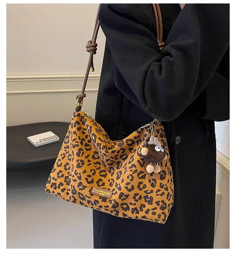 Leopard Tote Bag Women Large Capacity Shoulder Bag 2024 — feature 1