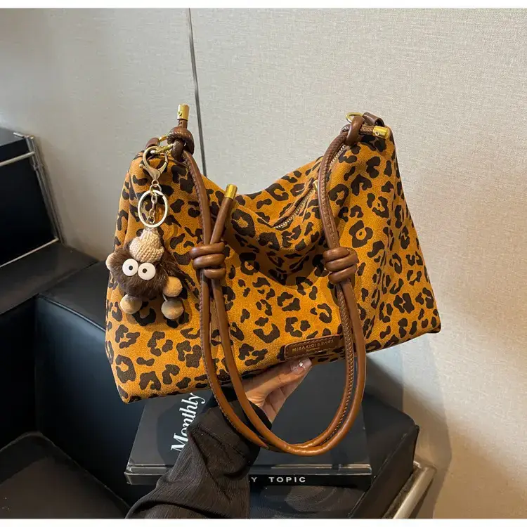 Leopard Tote Bag Women Large Capacity Shoulder Bag 2024 — feature 17