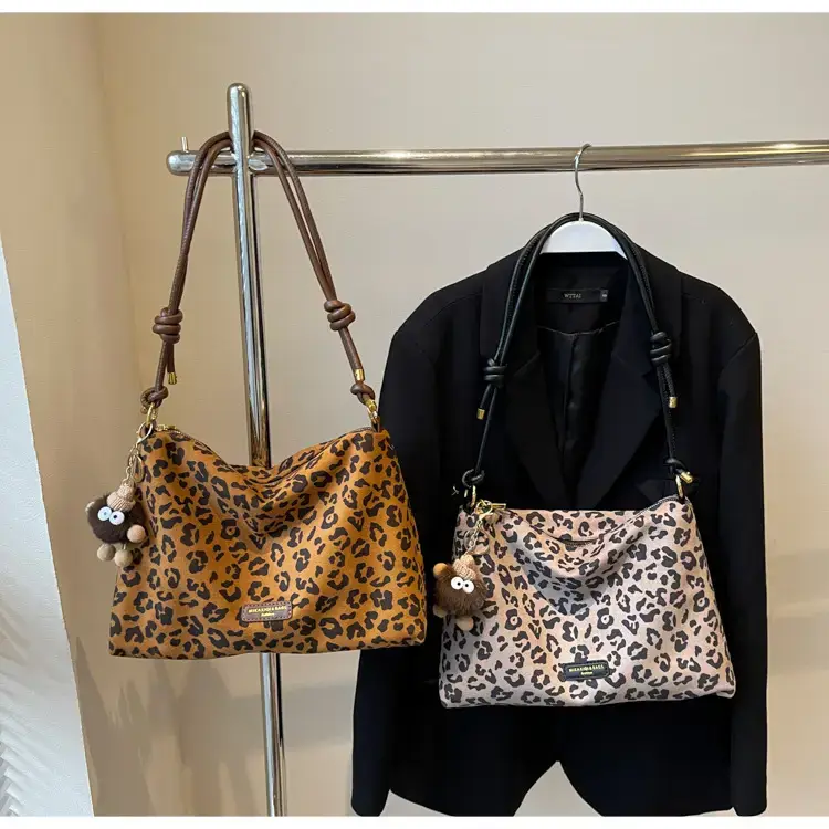 Leopard Tote Bag Women Large Capacity Shoulder Bag 2024 — feature 24