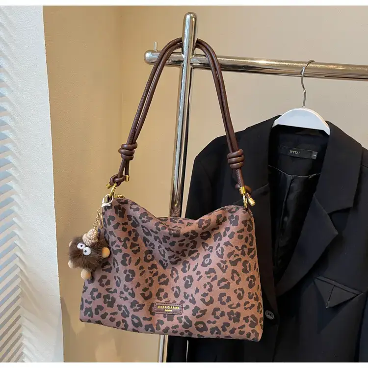 Leopard Tote Bag Women Large Capacity Shoulder Bag 2024 — feature 30