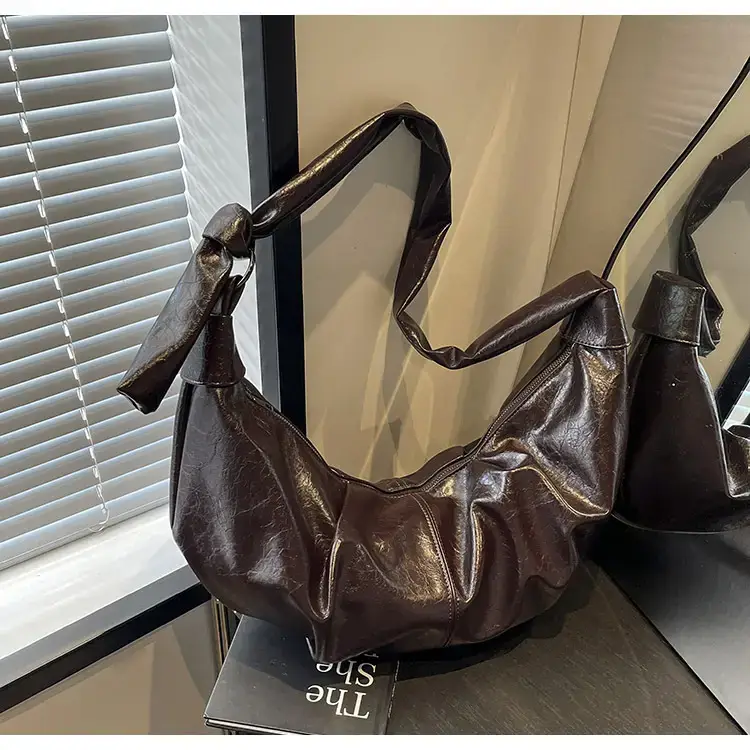 Nude Leather One-shoulder Crossbody Bag for Women — feature 18