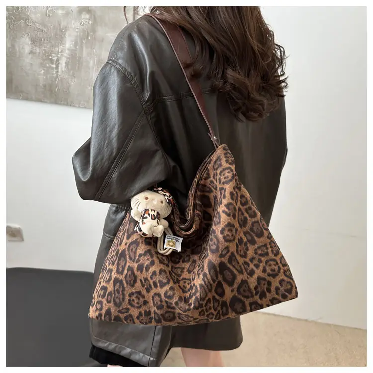 Leopard Print Shoulder Crossbody Bag for Women Large Capacity — feature 10